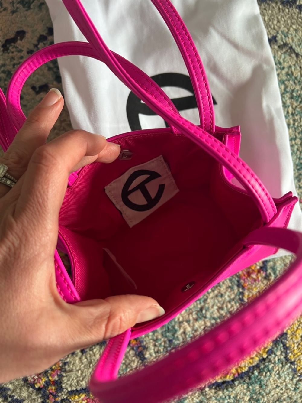 Telfar hot pink azalea bag - Picture 9 of 9